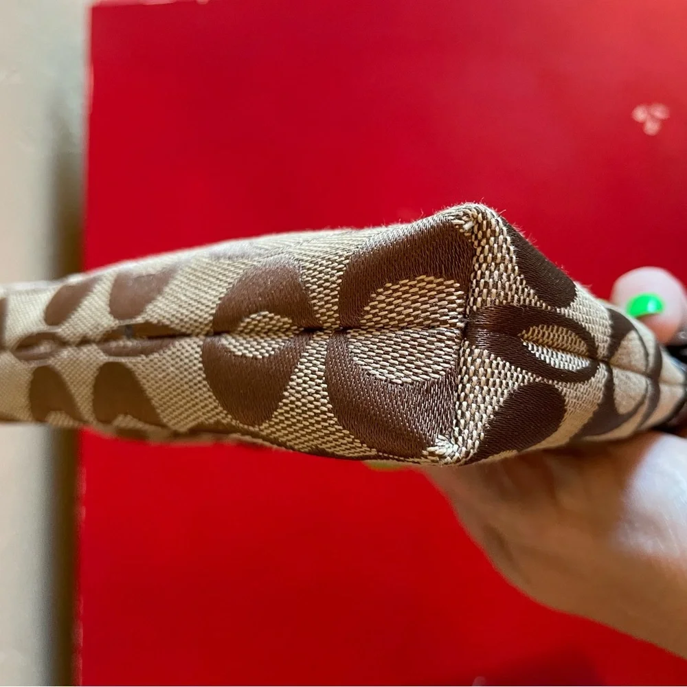 2 Coach signature C Wristlets Brown Black - Picture 7 of 13